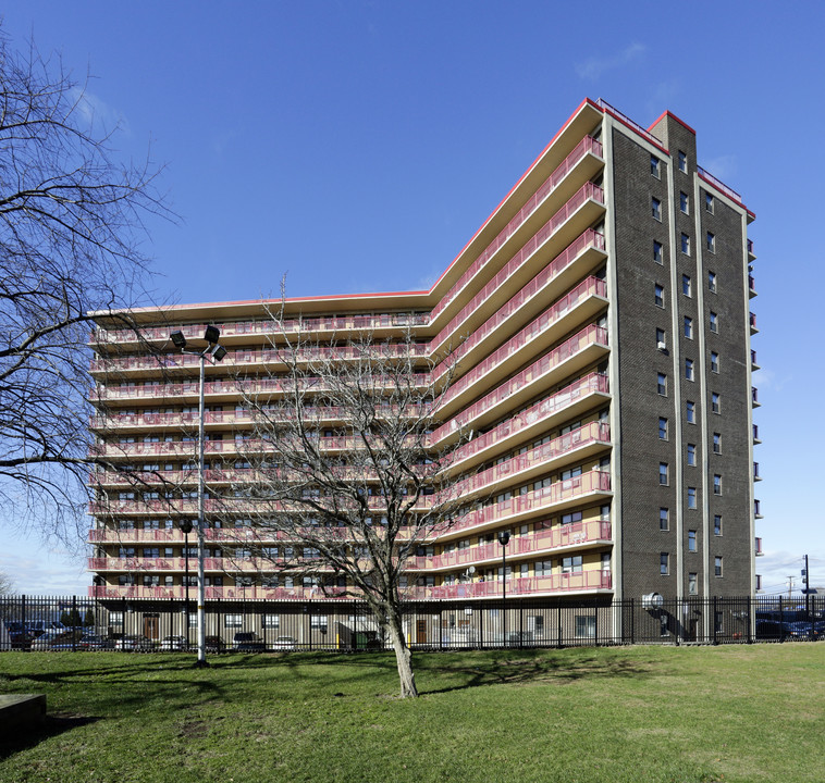 Post Road Gardens in Bayonne, NJ - Building Photo