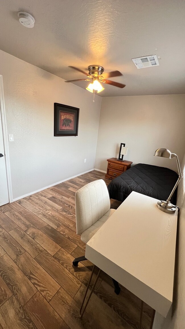 property at 3645 W Hadley St