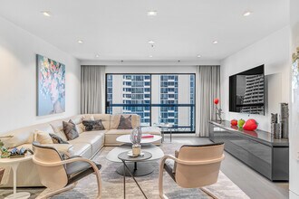 10724 Wilshire Blvd, Unit 903 in Los Angeles, CA - Building Photo - Building Photo