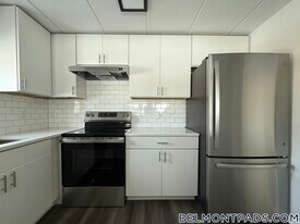 55 Hill Rd, Unit 201 in Belmont, MA - Building Photo