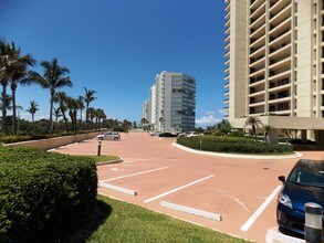 8750 S Ocean Dr-Unit -534 in Jensen Beach, FL - Foto de edificio - Building Photo