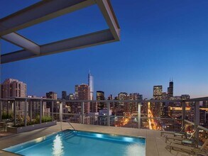 851 N La Salle Dr, Unit 1 in Chicago, IL - Building Photo - Building Photo