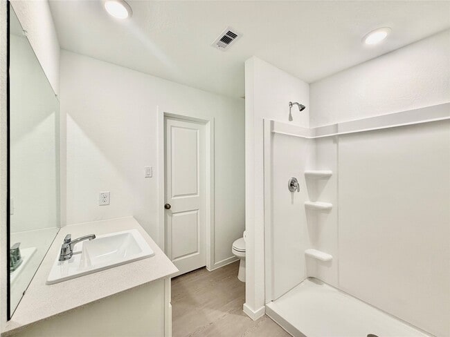 property at 5003 Esperanza Ter Dr