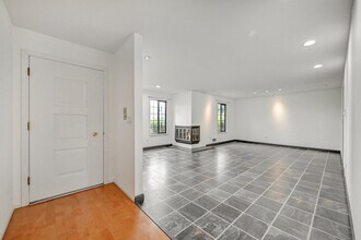 17050 Northup Way in Bellevue, WA - Building Photo - Building Photo