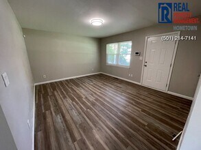 2415 N Lakeview in Benton, AR - Building Photo - Building Photo