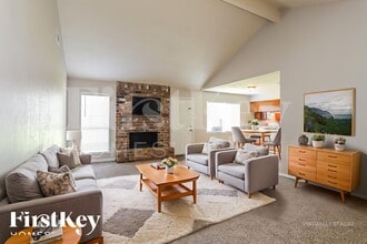 13285 Lake Breeze Ln in Willis, TX - Foto de edificio - Building Photo