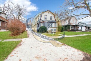 908 Blair St in Flint, MI - Building Photo