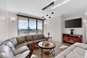 330 Las Colinas Blvd E in Irving, TX - Building Photo - Building Photo