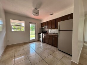 1907 SW 99th Ter in Miramar, FL - Building Photo - Building Photo