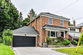 16 Stag Hill Dr in Toronto, ON - Building Photo - Building Photo