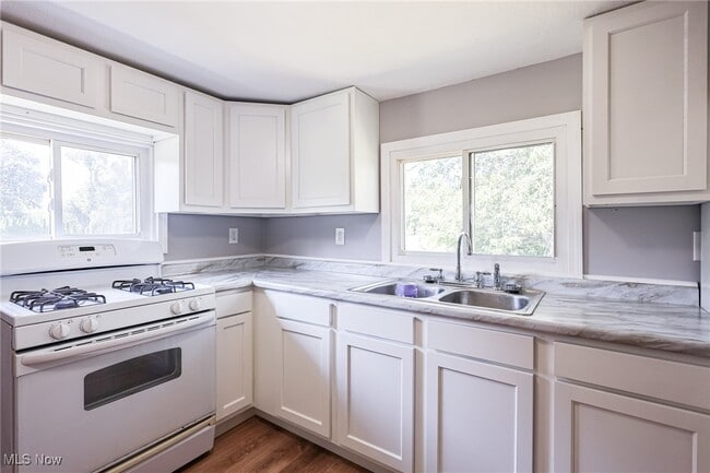 6180 Hillford Ave NE in Canton, OH - Building Photo - Building Photo