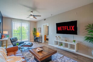 1275 E University Dr in Tempe, AZ - Building Photo