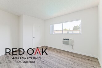 8123 Langdon Ave in Los Angeles, CA - Building Photo - Building Photo