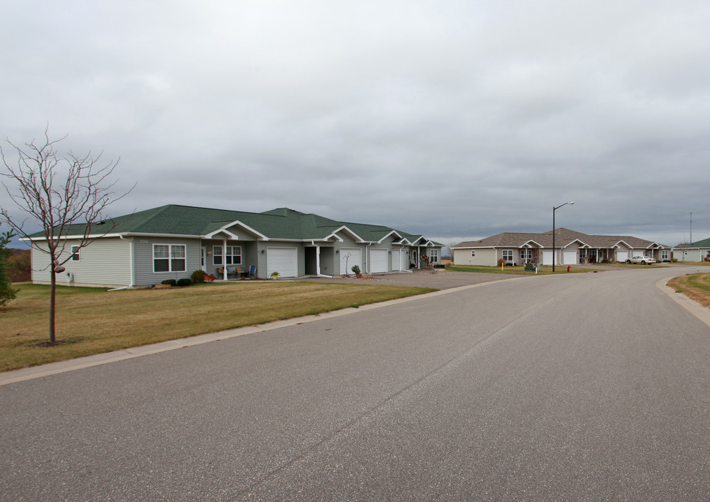 Crossing Meadows in Ellsworth, WI - Building Photo