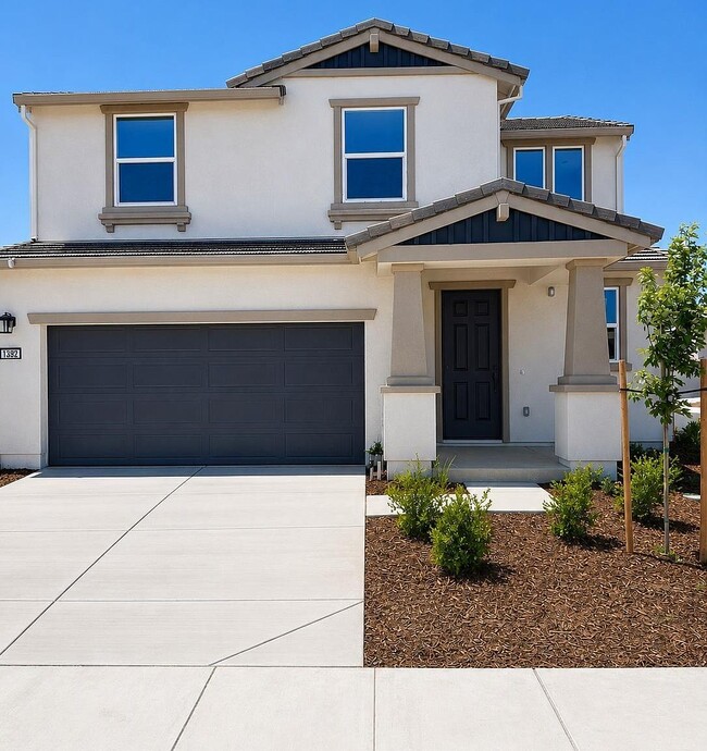 property at 1392 Leonhardt Loop