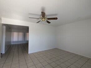 563 N Santa Anna in Mesa, AZ - Foto de edificio - Building Photo
