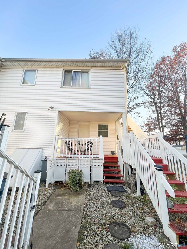 135 Claudia Dr in Stratford, CT - Building Photo - Building Photo