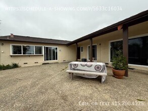 9220 Canyon Oak Rd in Salinas, CA - Building Photo - Building Photo