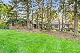 21824 Cambridge Dr in Kildeer, IL - Building Photo - Building Photo