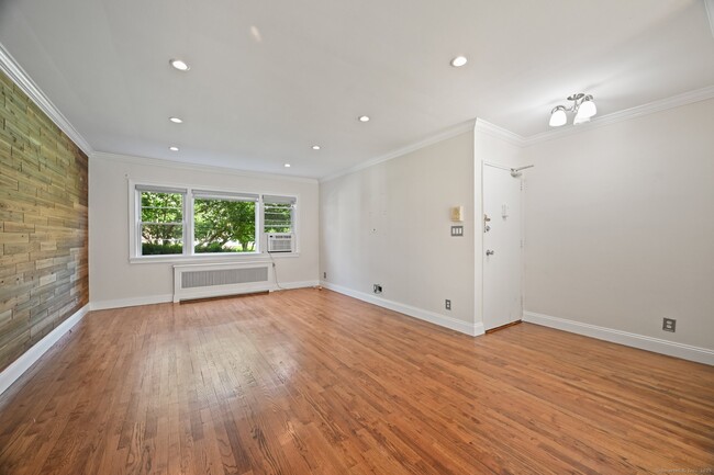 property at 246 Glenbrook Rd