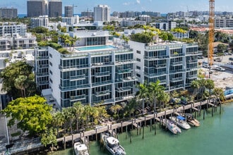 Kai at Bay Harbor Islands in Bay Harbor Islands, FL - Foto de edificio - Building Photo