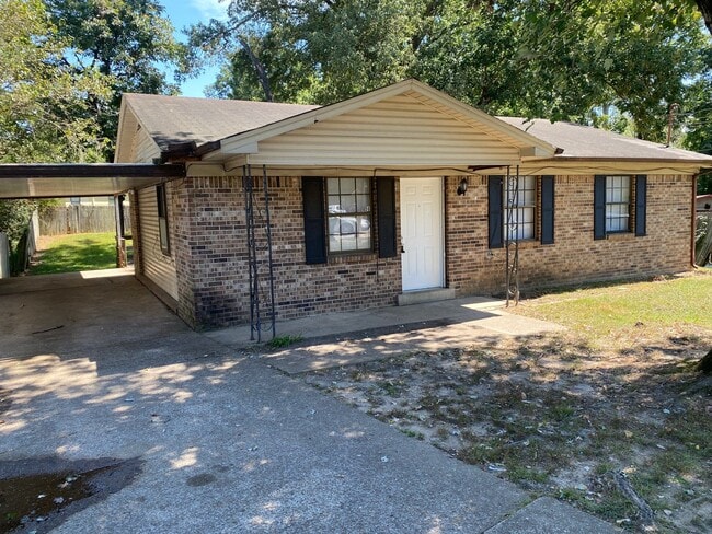 property at 56 Tracewood Cv