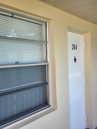 93 Spring Lake Dr photo'