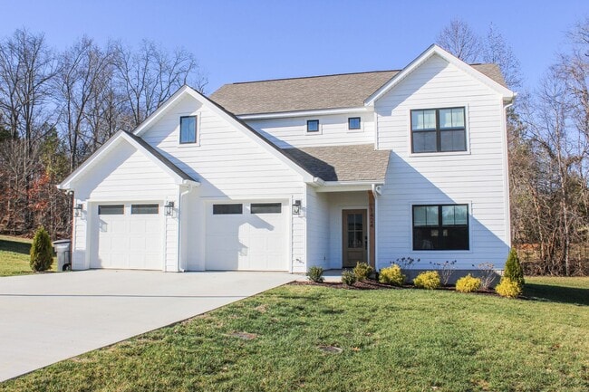 property at 1424 Westbrook CIR