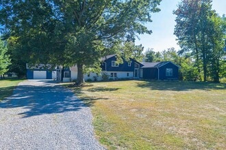 11850 Beacom Rd in Sunbury, OH - Building Photo - Building Photo