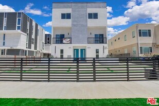 4547 Saturn St in Los Angeles, CA - Building Photo