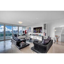 1643 Brickell Ave in Miami, FL - Building Photo - Building Photo