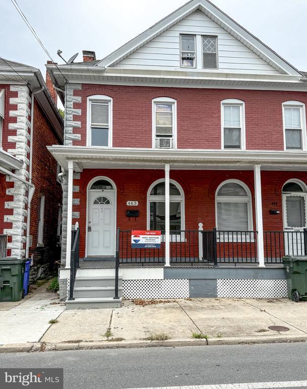 property at 443 N Mulberry St