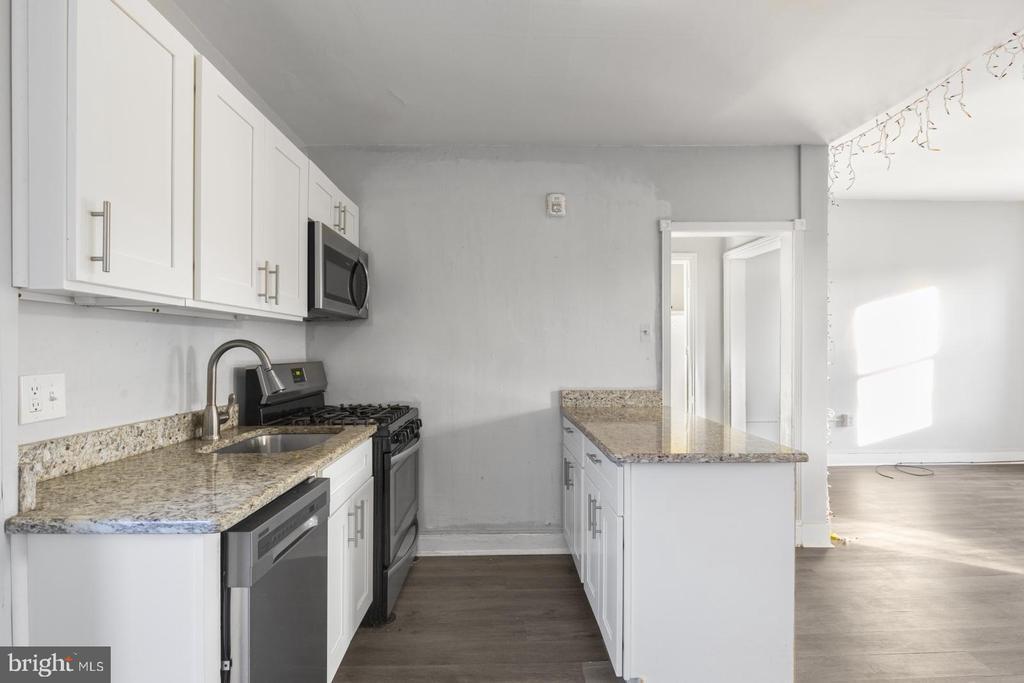 1735 W Oxford St in Philadelphia, PA - Building Photo