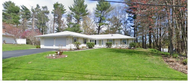 property at 3 Hickory Ln
