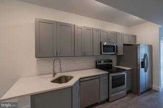 1711 Snyder Ave in Philadelphia, PA - Building Photo - Building Photo