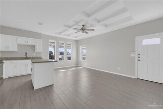 15 S Dahlia St in Pharr, TX - Building Photo - Building Photo