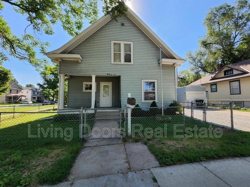 1301 Washington St in Lincoln, NE - Foto de edificio