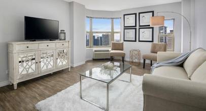 4 W Chestnut St in Chicago, IL - Building Photo - Building Photo