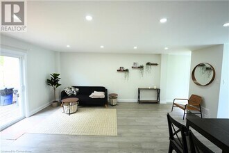 136 Jansen Ave in Kitchener, ON - Building Photo - Building Photo