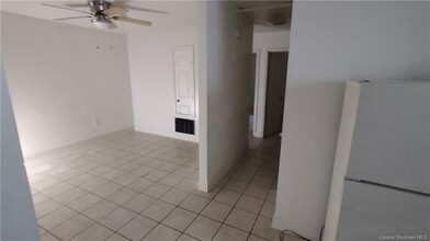 3525 Jackson Blvd-Unit -1/2 in Chalmette, LA - Foto de edificio - Building Photo