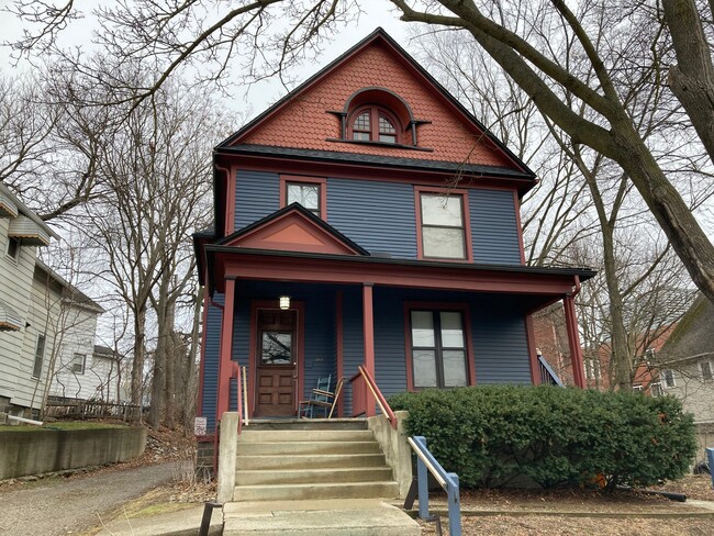 property at 539 S 5th Ave