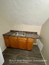 2231 W 104th St-Unit -Unit 3 in Cleveland, OH - Foto de edificio - Building Photo