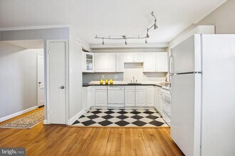 1317 S Walter Reed Dr in Arlington, VA - Building Photo - Building Photo