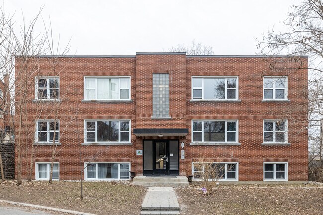 21 Chapleau Av in Ottawa, ON - Building Photo - Building Photo