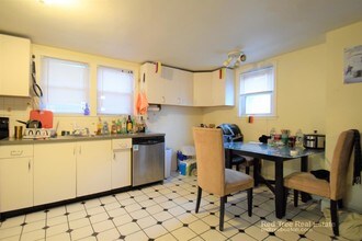 505 Washington St, Unit 2C in Boston, MA - Building Photo - Building Photo