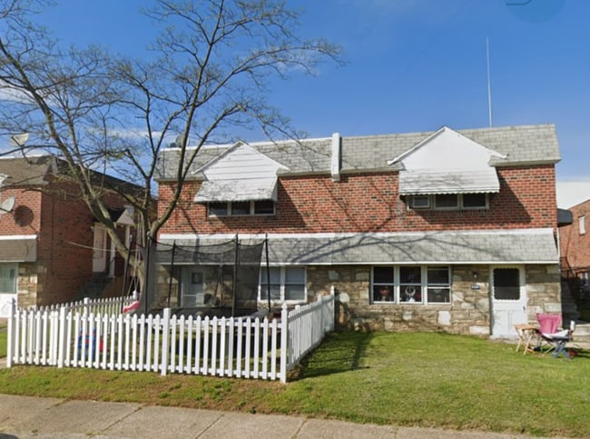 2333 Benson St