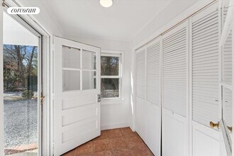 29 Station Rd in Westhampton, NY - Building Photo - Building Photo