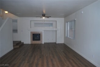 10031 Cranbrook Falls Ct in Las Vegas, NV - Building Photo - Building Photo