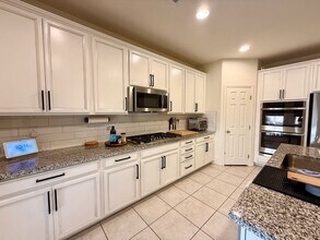 10128 Ocher Valley Ave in Las Vegas, NV - Building Photo - Building Photo