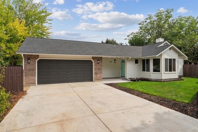 1305 W Yost Ct in Meridian, ID - Building Photo - Building Photo